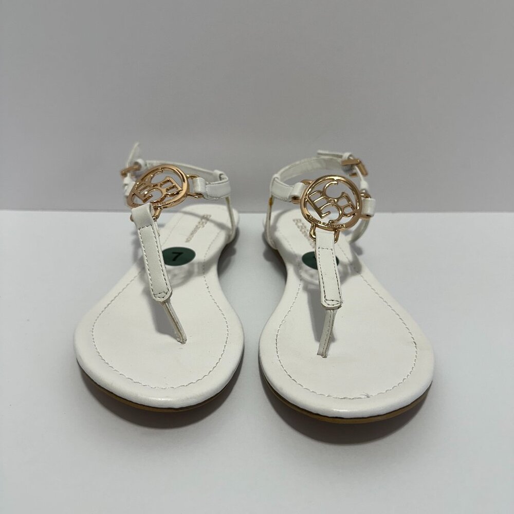 BCBG Thong White Sandals with Buckle Fastening  Ankle Strap Open Toe; Size: 7